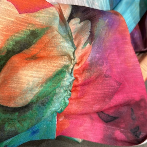 Chico’s Women Colorful Print Scoop Neck Tee Size 1/Small - Picture 12 of 13